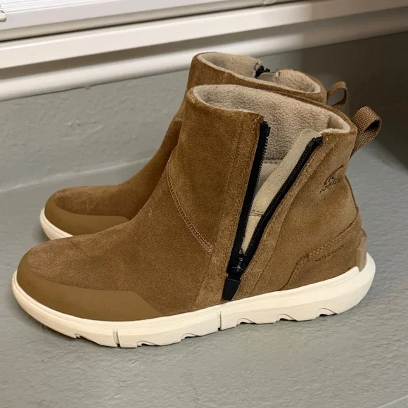 Sorel Brown Suede Ankle Boots with Cream Sole - Picture 3 of 7